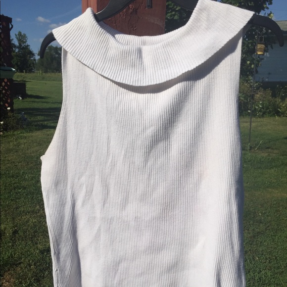 VTG Vintage 90’s Pierre Cardin white sweater tank - Picture 2 of 4